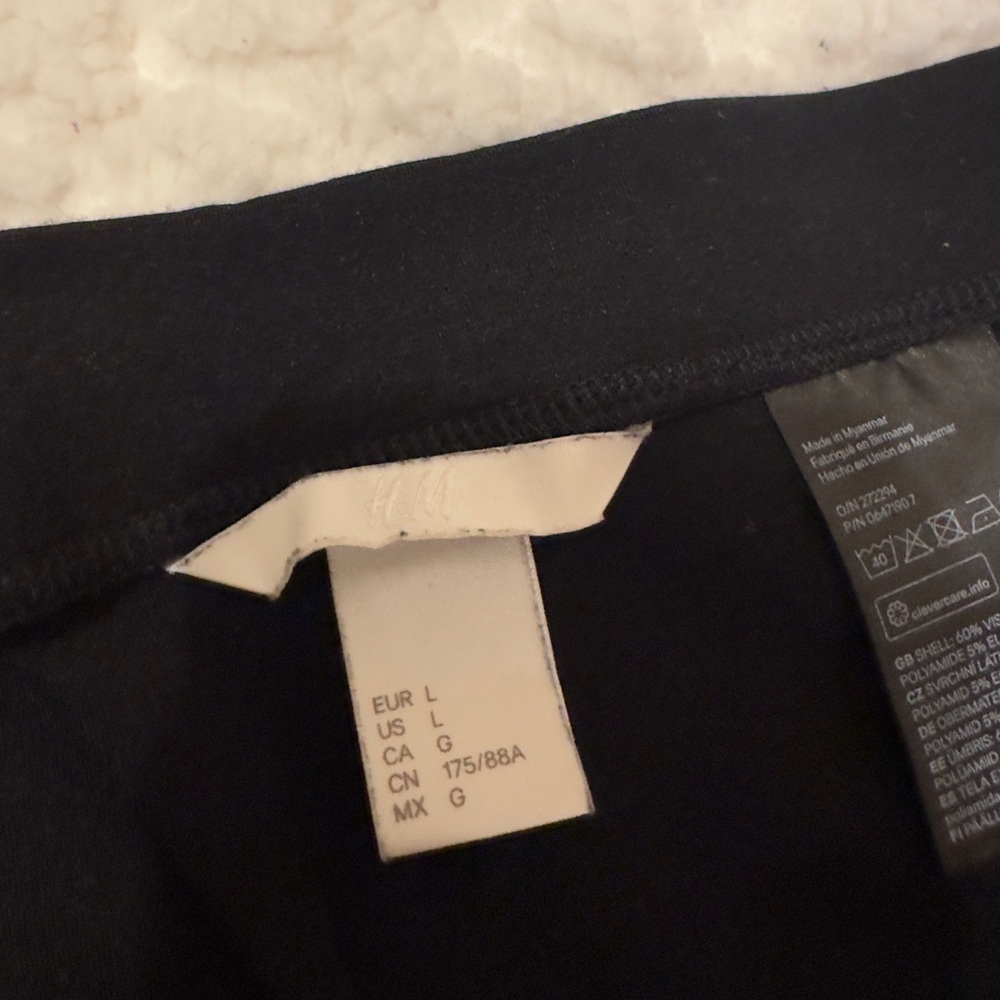 H&M Black Ruffle Skirt - Picture 3 of 4